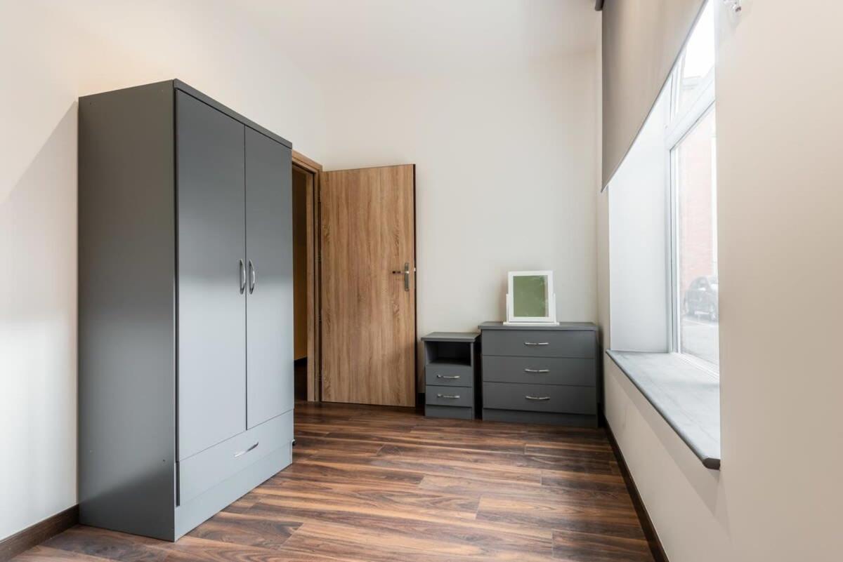 Characterful 2 Bed Apartment With Parking In Hull キングストン・アポン・ハル エクステリア 写真
