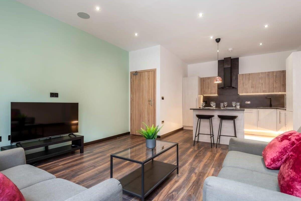 Characterful 2 Bed Apartment With Parking In Hull キングストン・アポン・ハル エクステリア 写真