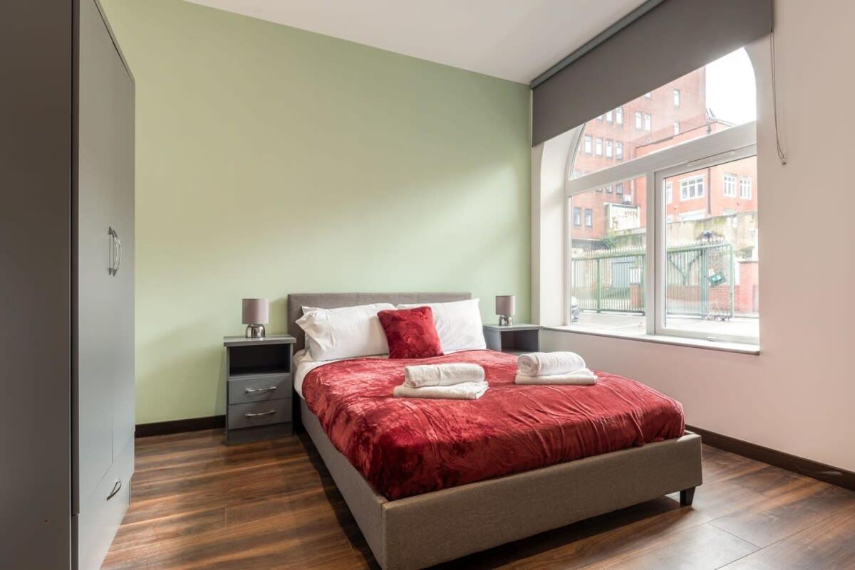 Characterful 2 Bed Apartment With Parking In Hull キングストン・アポン・ハル エクステリア 写真