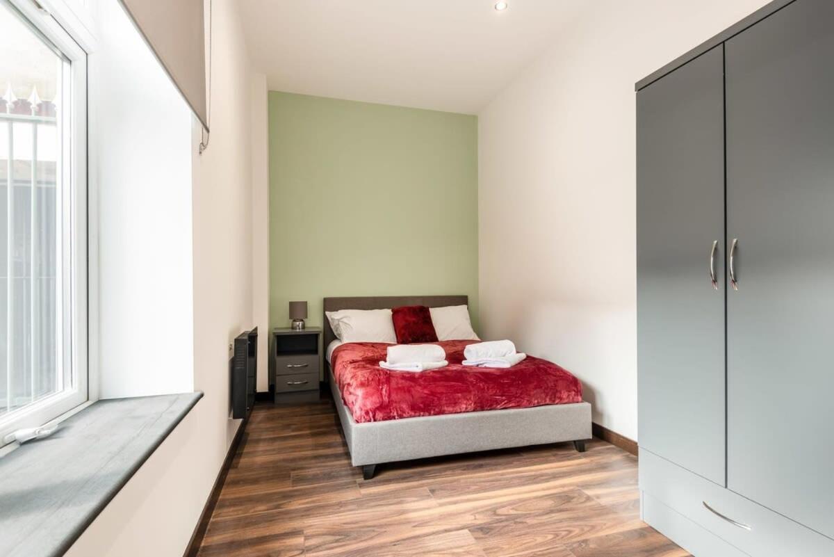 Characterful 2 Bed Apartment With Parking In Hull キングストン・アポン・ハル エクステリア 写真