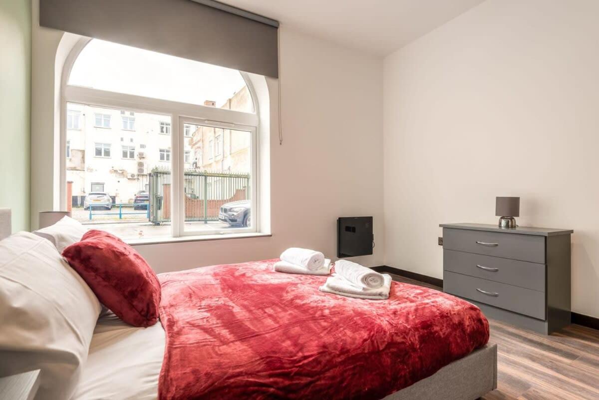Characterful 2 Bed Apartment With Parking In Hull キングストン・アポン・ハル エクステリア 写真