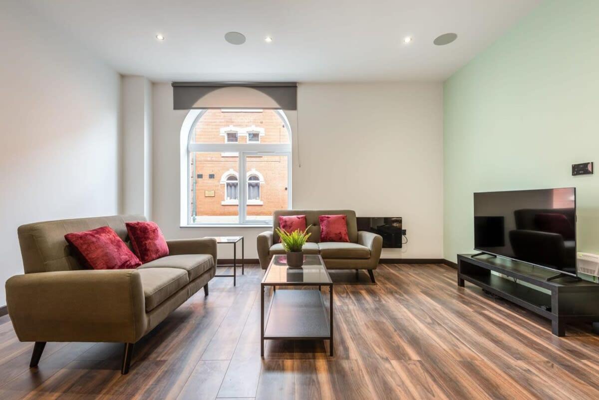 Characterful 2 Bed Apartment With Parking In Hull キングストン・アポン・ハル エクステリア 写真
