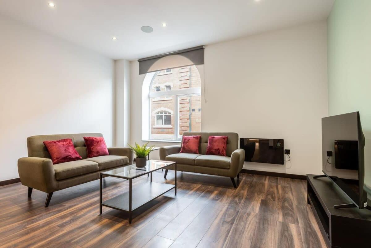 Characterful 2 Bed Apartment With Parking In Hull キングストン・アポン・ハル エクステリア 写真