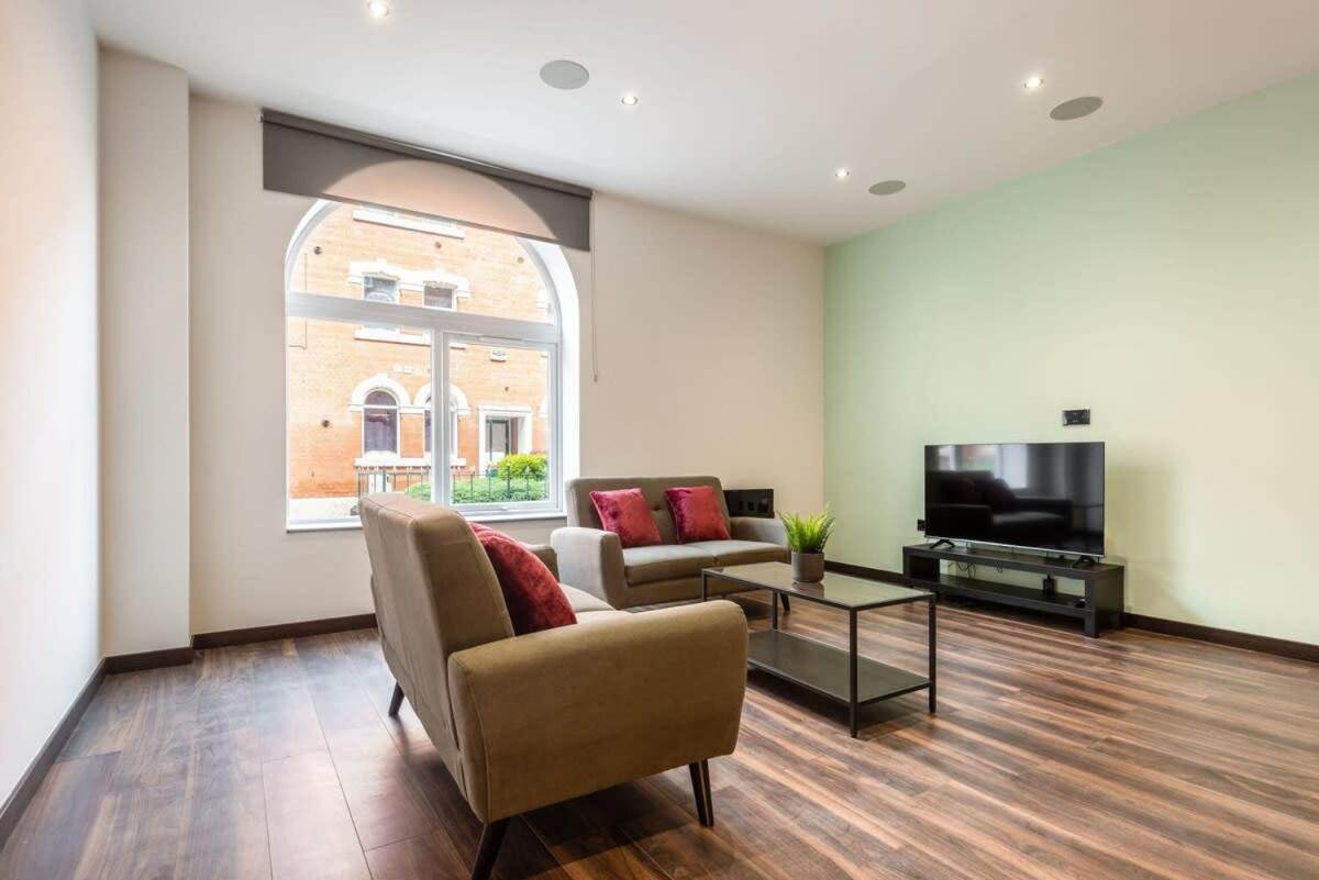 Characterful 2 Bed Apartment With Parking In Hull キングストン・アポン・ハル エクステリア 写真